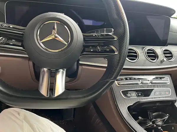 Mercedes-Benz E-Class 2022
