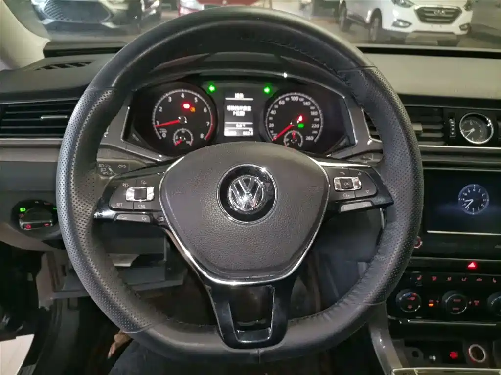 Volkswagen Passat 2019 — фото 6