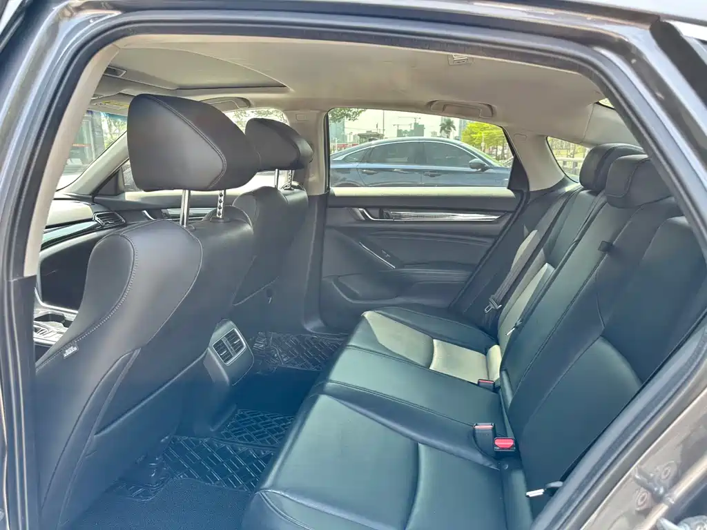 Honda Accord 2020 — фото 6