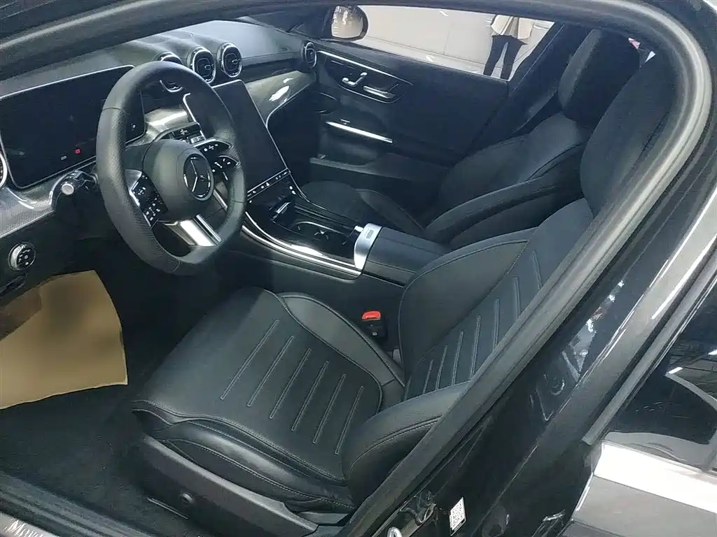 Mercedes-Benz C-Class 2023 — фото 11