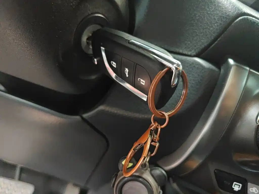 Toyota Yaris L 2016 — фото 12