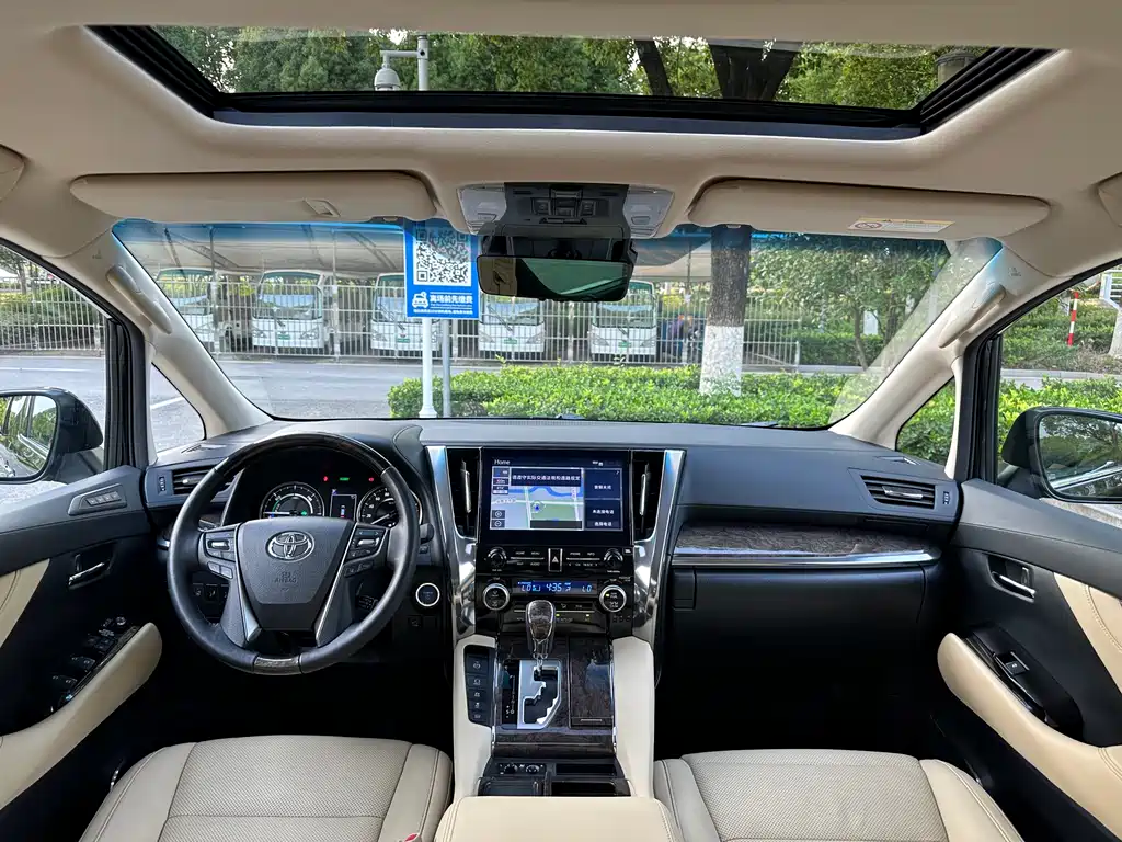 Toyota Alphard 2021 — фото 4