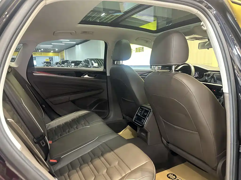 Volkswagen Passat 2019 — фото 10