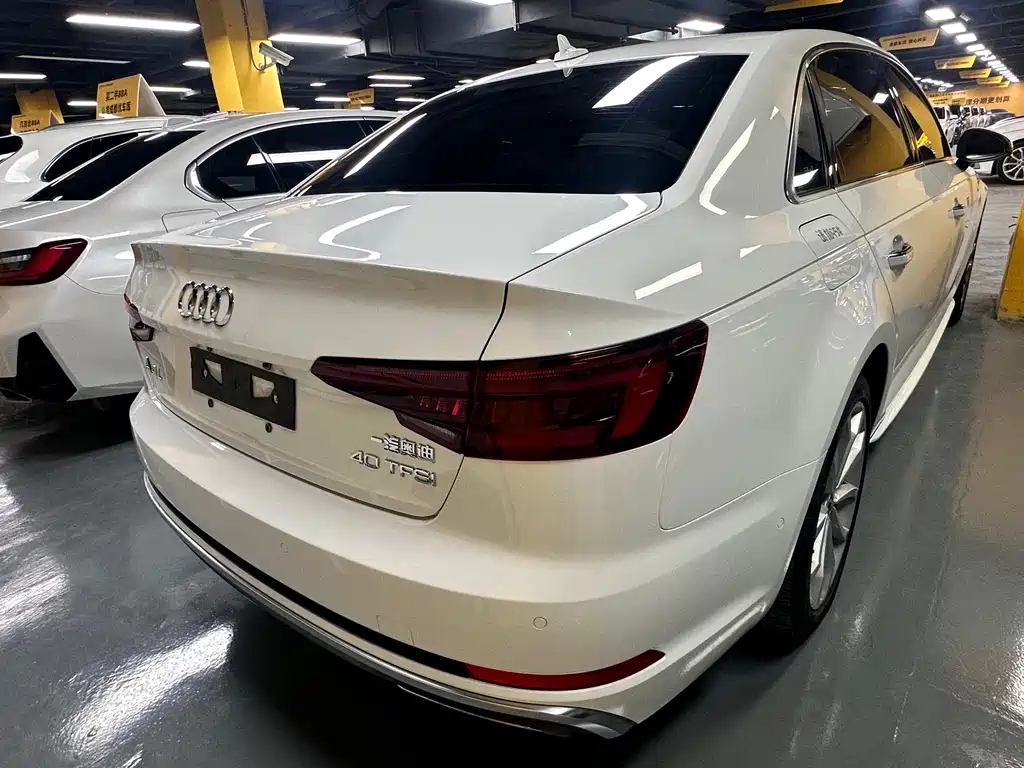Audi A4L 2019 — фото 11