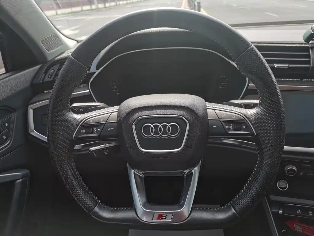 Audi Q3 Sportback 2021 — фото 14