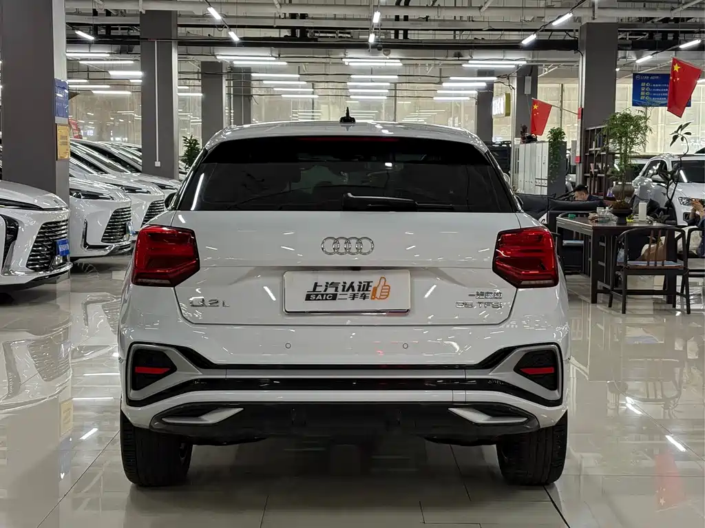 Audi Q2L 2023 — фото 11