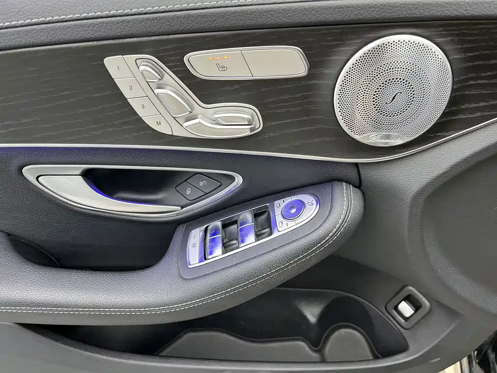 Mercedes-Benz C-Class 2021