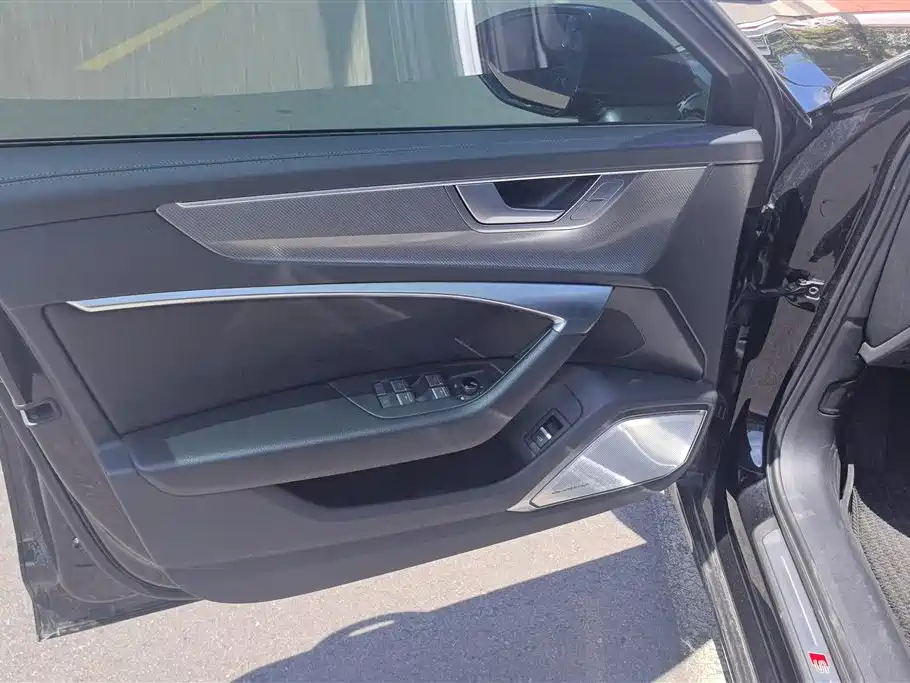 Audi A6L 2023