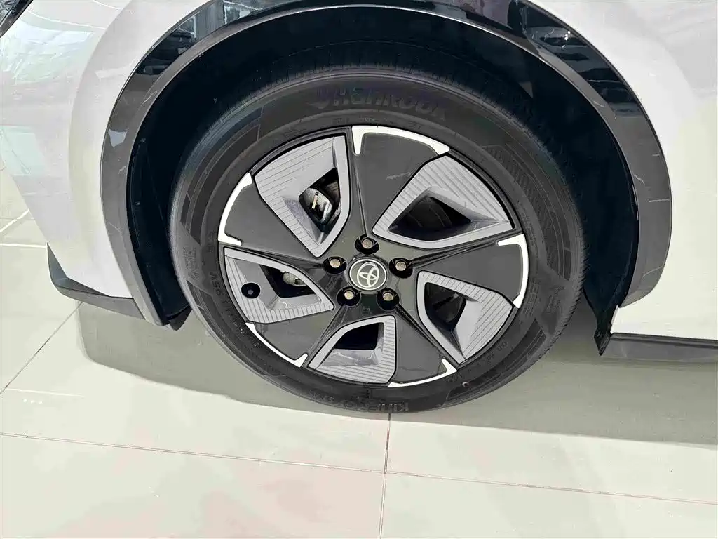 Toyota bZ3 2024