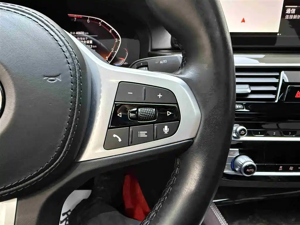 BMW 5 Series 2022 — фото 12