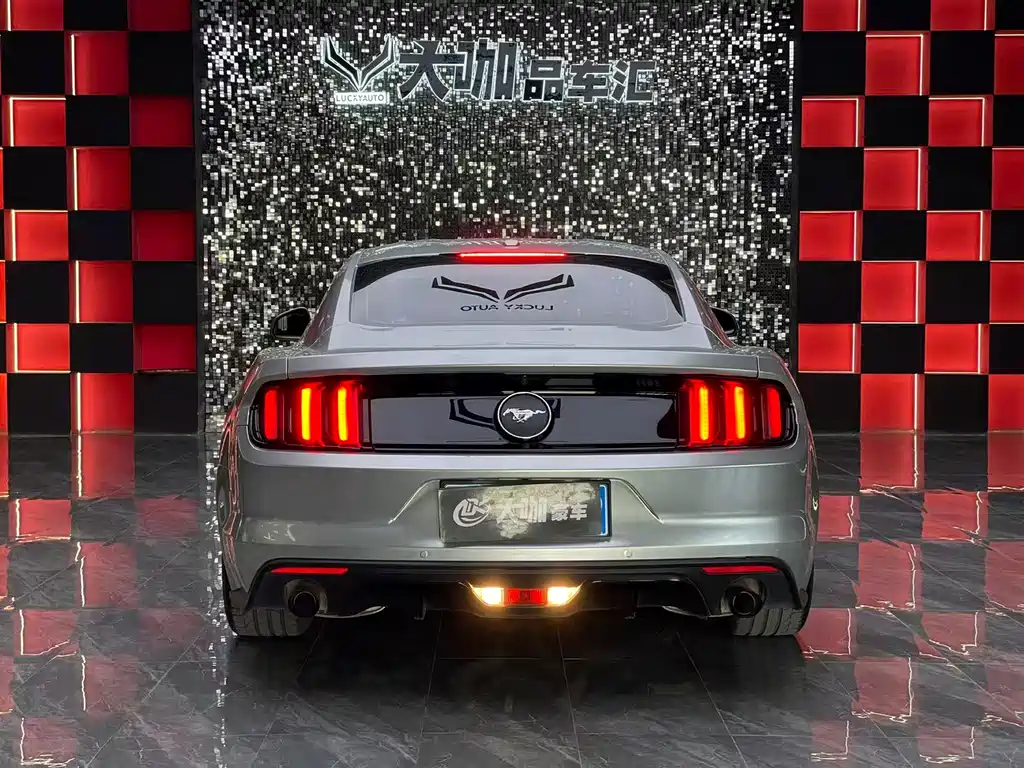 Ford Mustang 2017 — фото 5