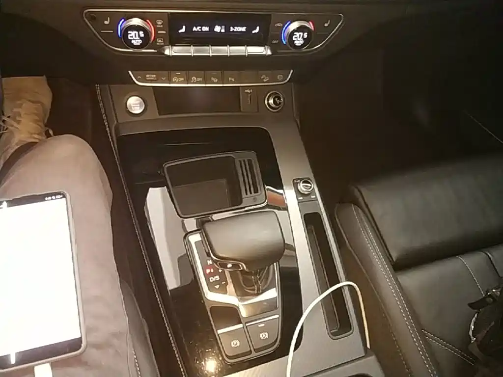 Audi Q5L 2023 — фото 14