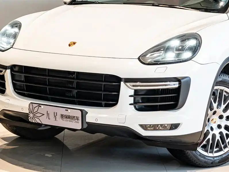 Porsche Cayenne 2016 — фото 20
