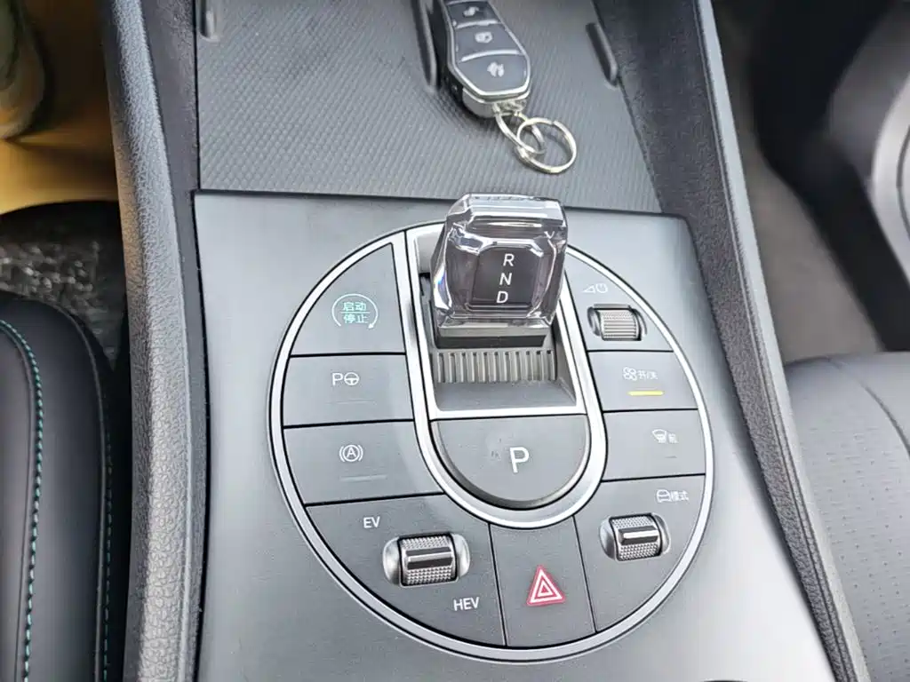 BYD Seal 05 DM-i 2025 — фото 14