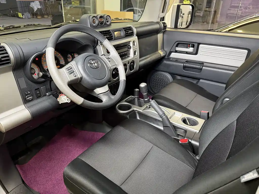 Toyota FJ Cruiser 2019 — фото 8