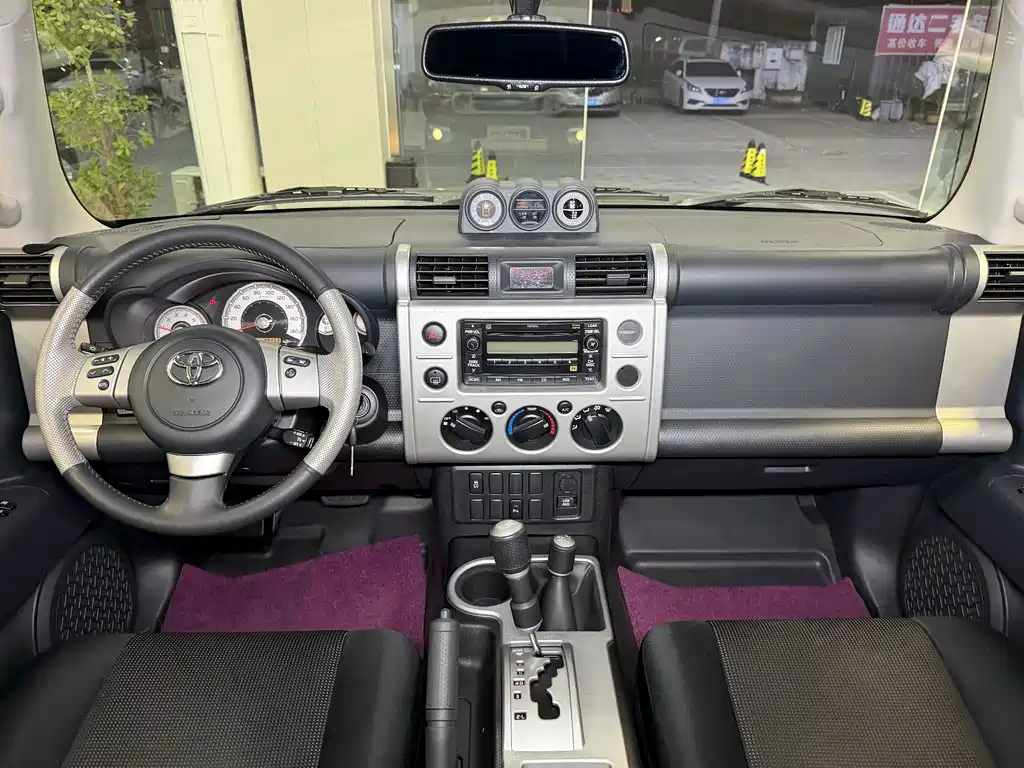 Toyota FJ Cruiser 2019 — фото 15