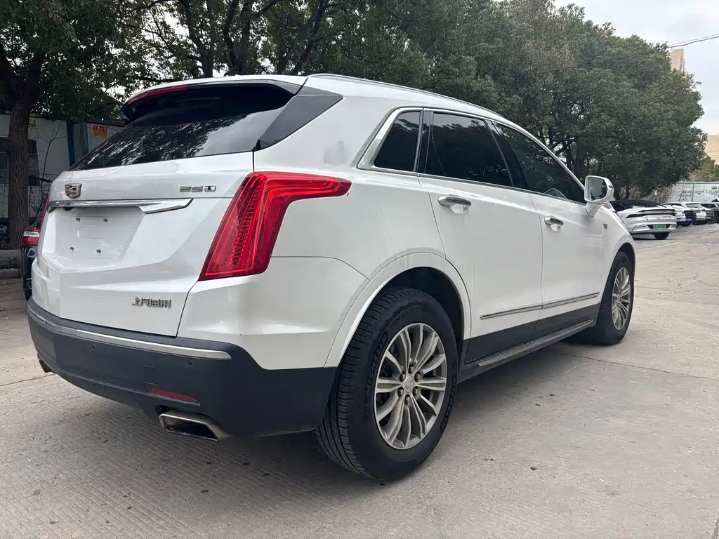 Cadillac XT5 2018 — фото 8