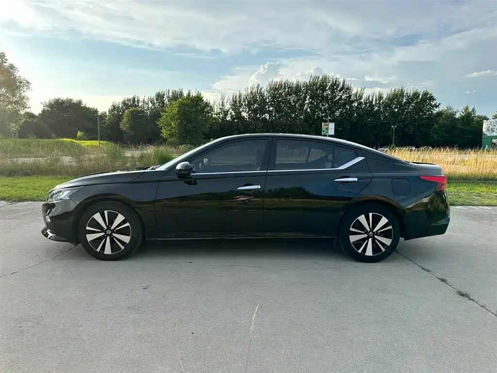 Nissan Teana 2021