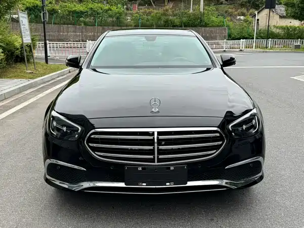 Mercedes-Benz E-Class 2022