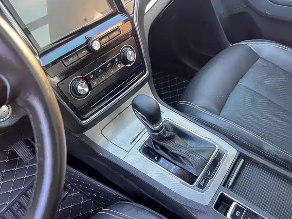 Roewe RX5 2018