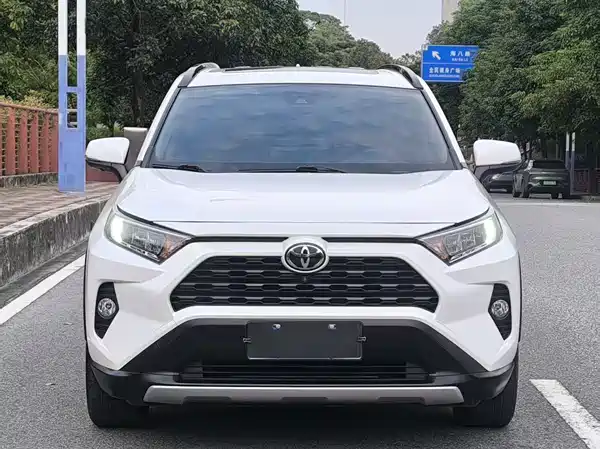 Toyota RAV4 2021
