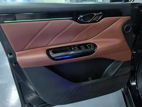 GAC Trumpchi E8 PHEV 2024