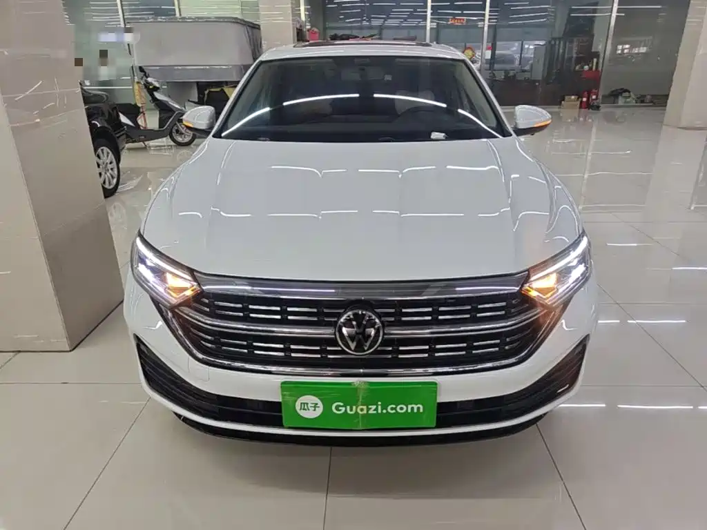 Volkswagen Sagitar 2025