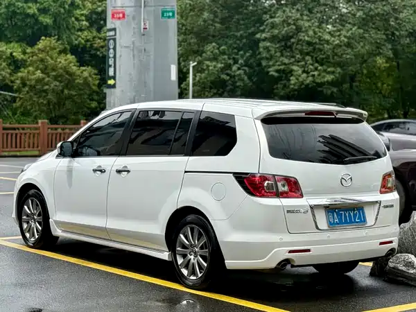 Mazda 8 2016
