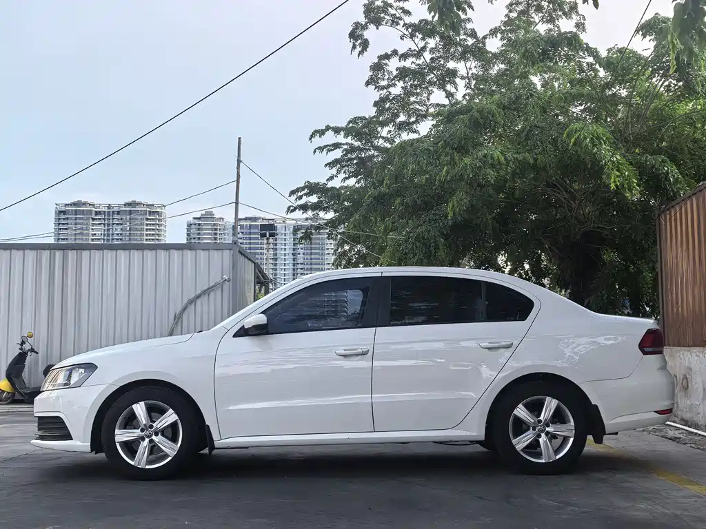 Volkswagen Lavida 2017 — фото 10