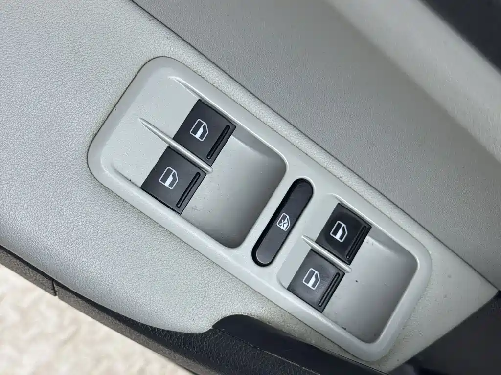 Skoda Yeti 2018 — фото 16