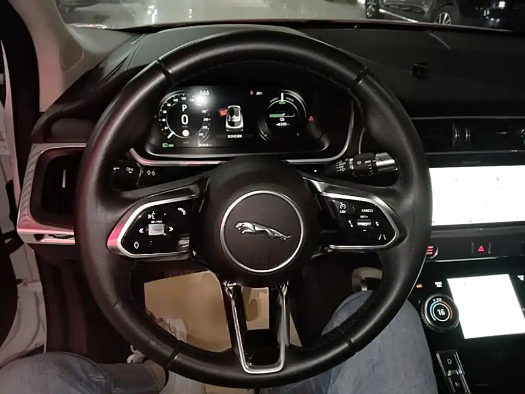 Jaguar I-PACE 2020 — фото 11