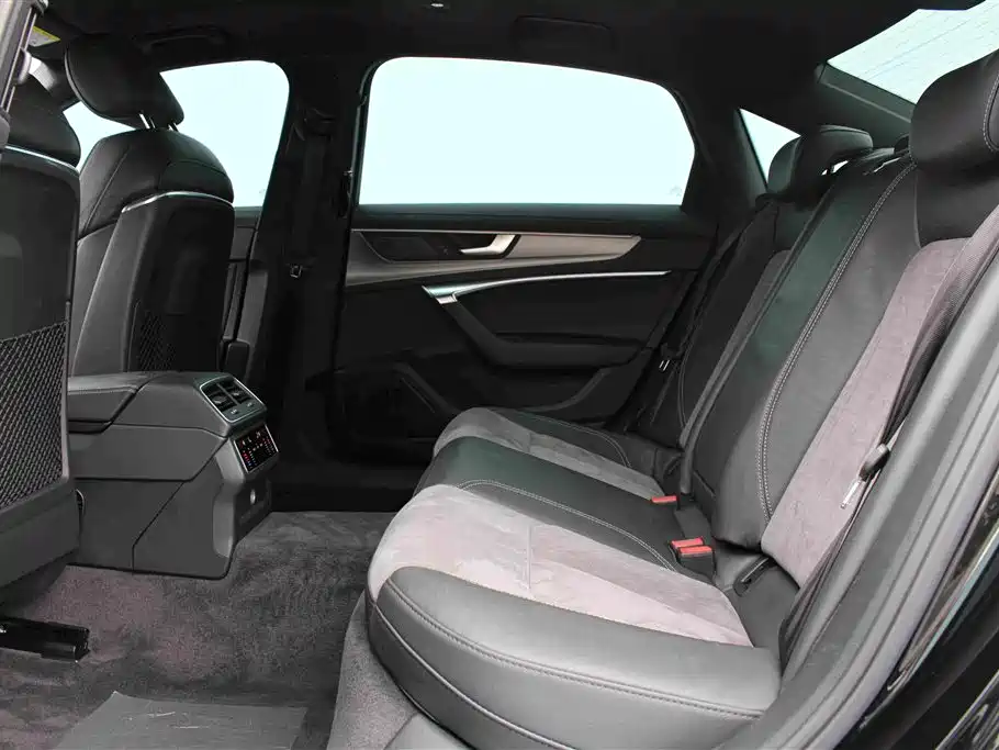Audi A6L New Energy 2020 — фото 11