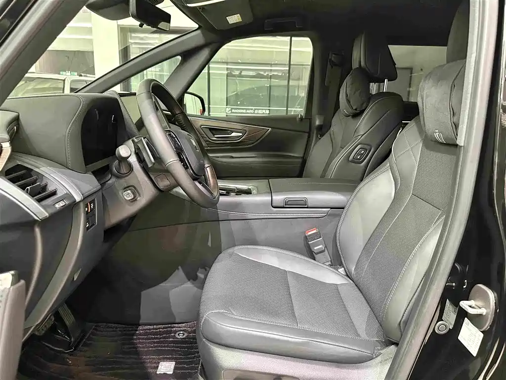 Toyota Vellfire 2026 — фото 10