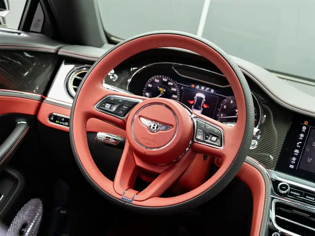 Bentley Flying Spur 2024 — фото 20