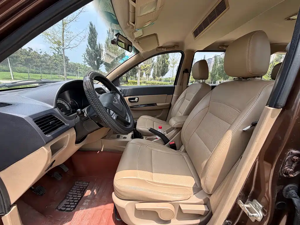 Wuling Hongguang 2015