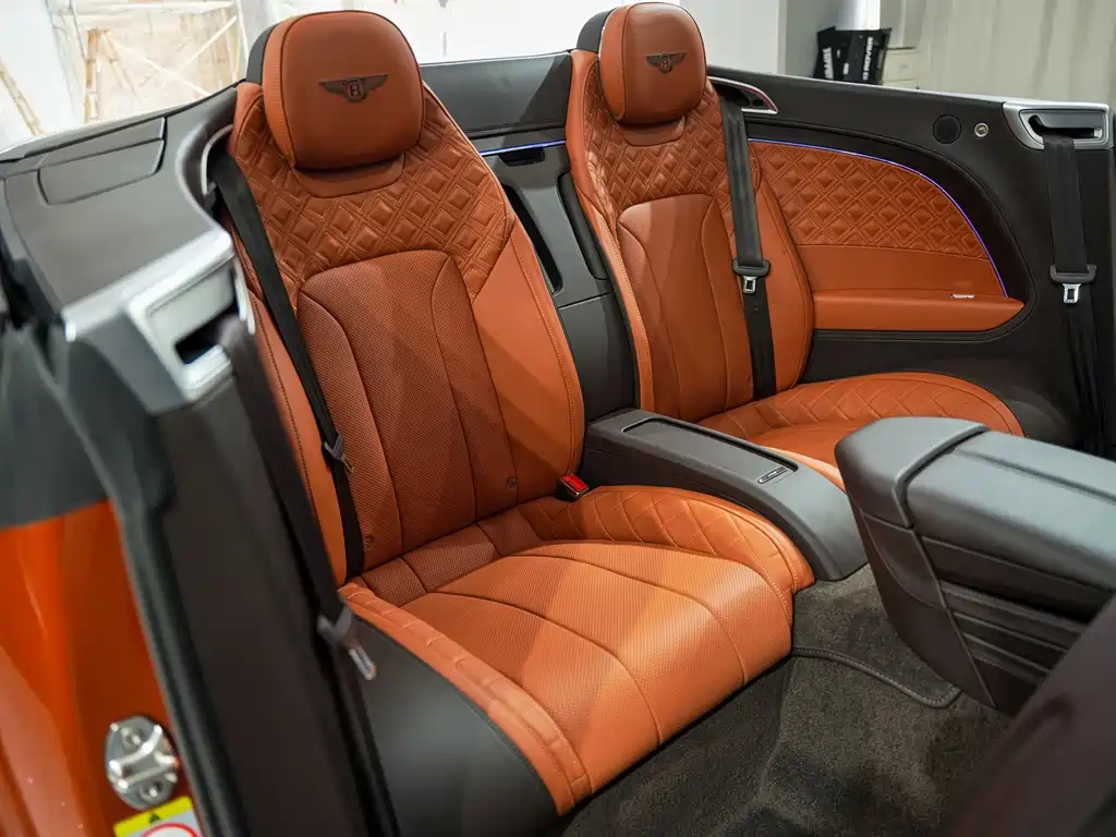 Bentley Continental 2022 — фото 13