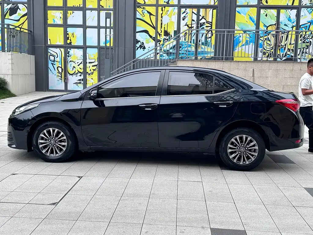 Toyota Corolla 2017 — фото 10