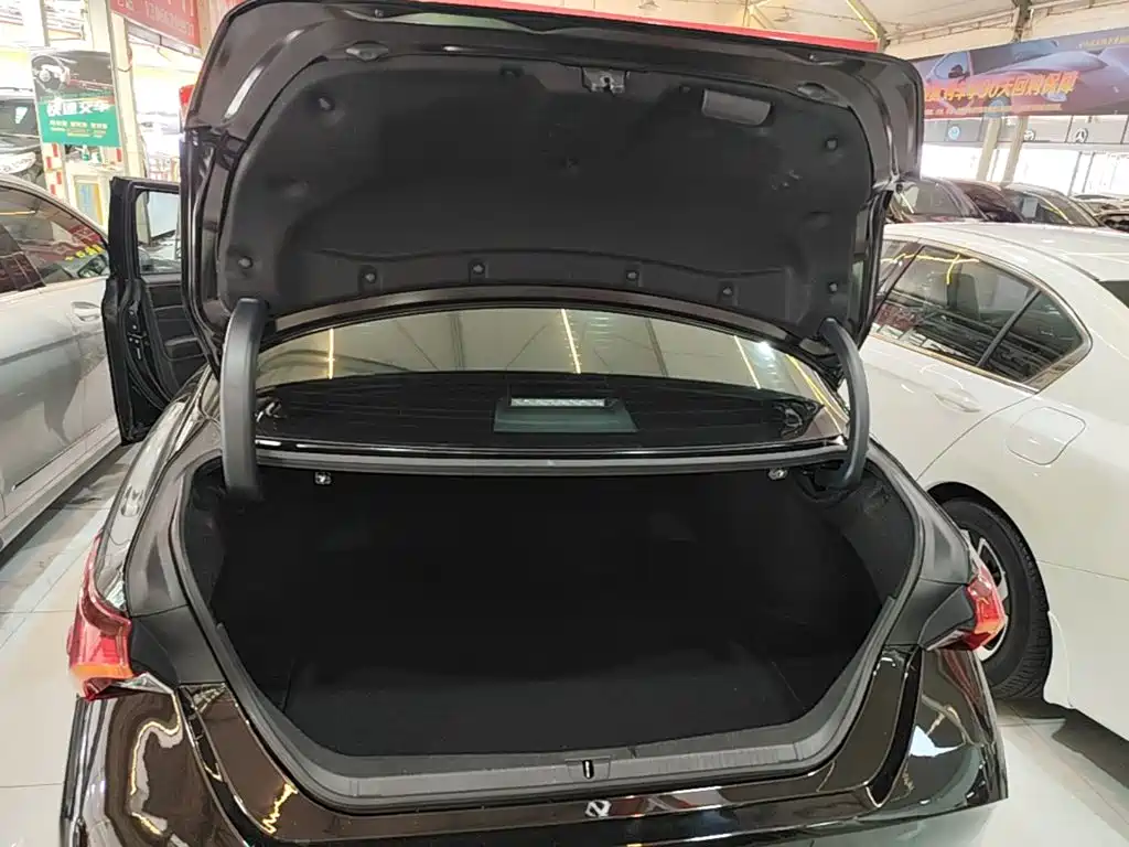 Toyota Avalon 2020 — фото 19