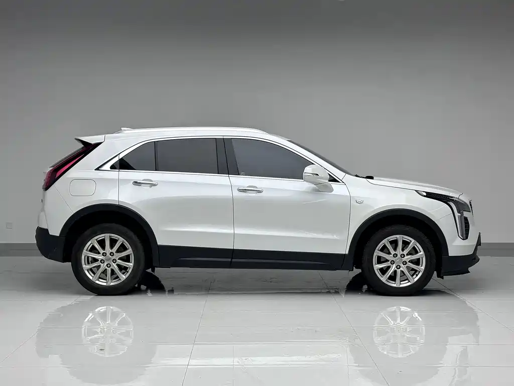 Cadillac XT4 2021 — фото 4