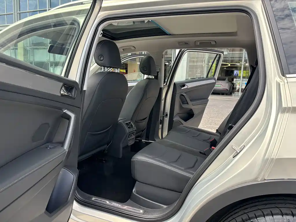 Volkswagen Tiguan L New Energy 2018 — фото 11
