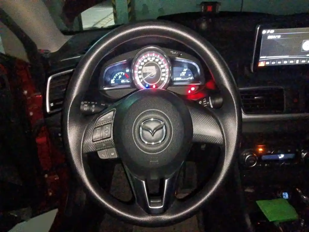 Mazda 3 Axela 2014