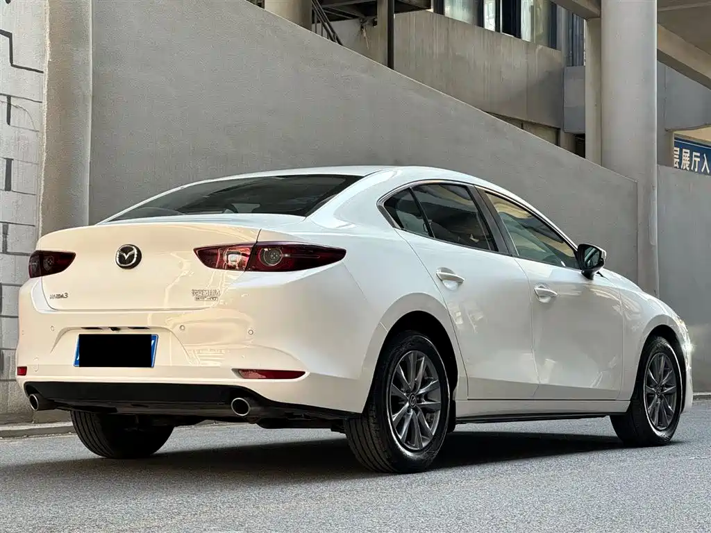 Mazda 3 Angkesela 2025