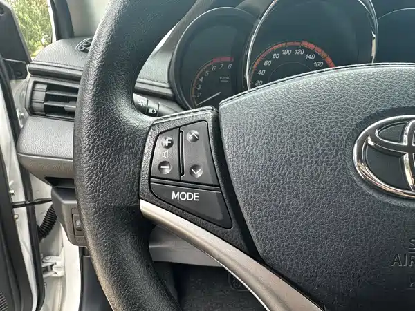 Toyota Yaris L 2022