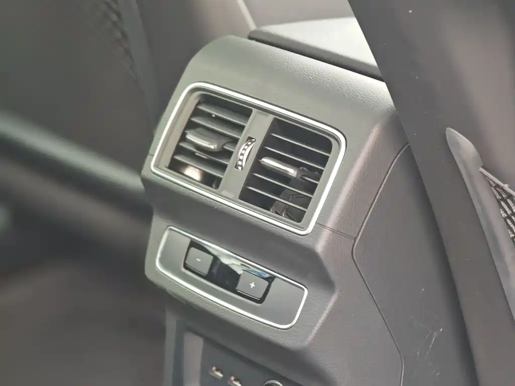 Audi Q5L 2022 — фото 13