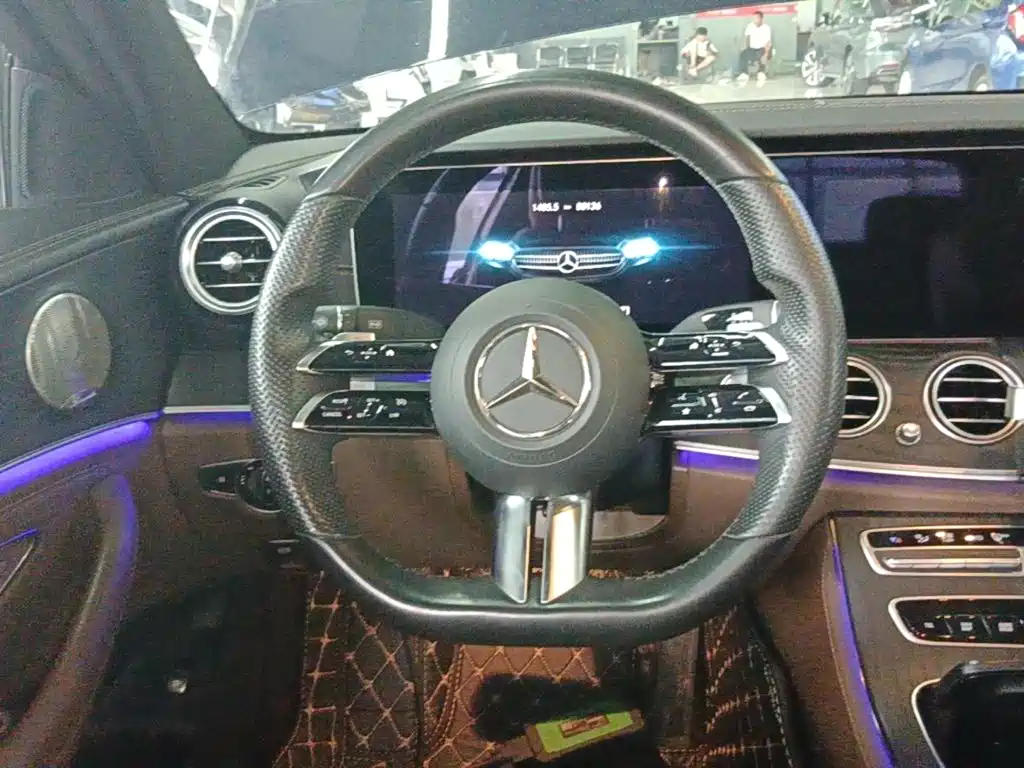 Mercedes-Benz E-Class 2022 — фото 11