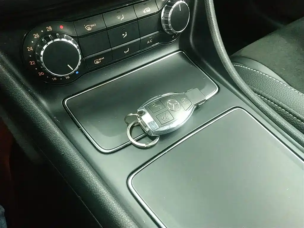 Mercedes-Benz CLA 2017 — фото 17
