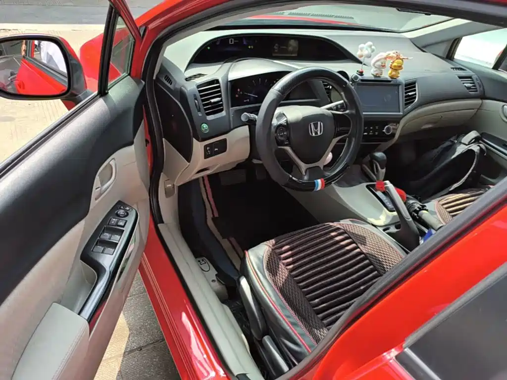 Honda Civic 2015 — фото 16