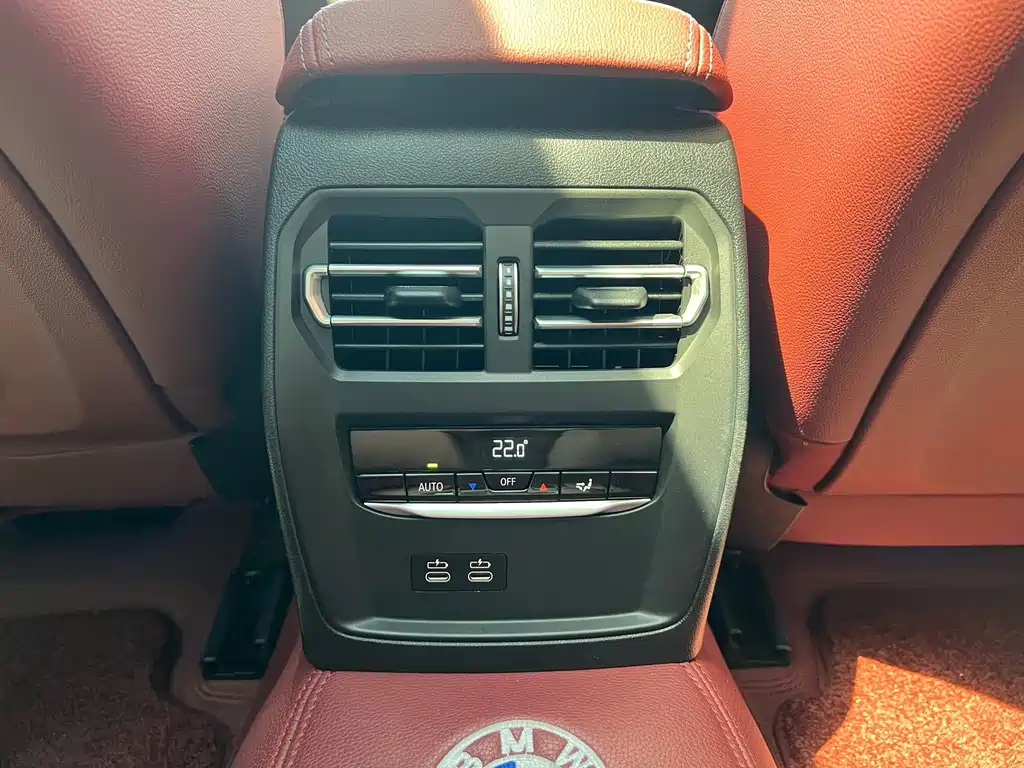 BMW 3 Series 2023 — фото 14