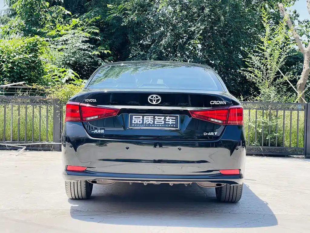 Toyota Crown 2017 — фото 19