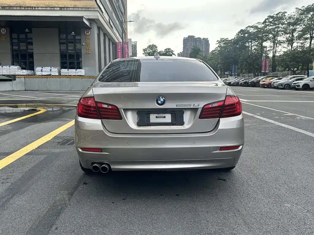 BMW 5 Series 2014 — фото 10